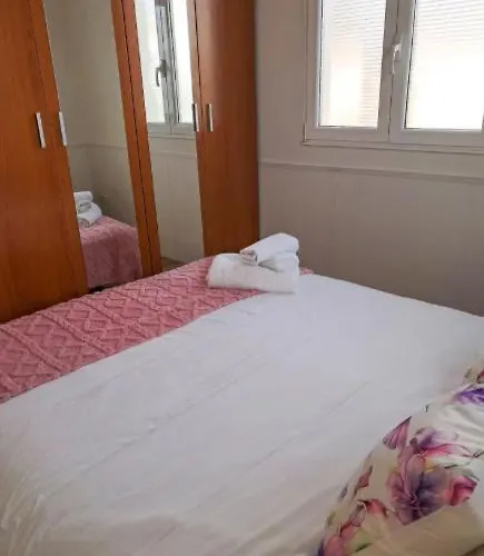 Carmela House Tatil Evi Melide